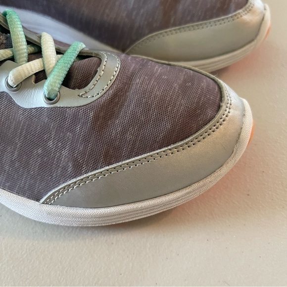 Vionic Women's Agile Fyn Cross Trainer Blue and Grey Sneakers- size 8.5 - Picture 7 of 10